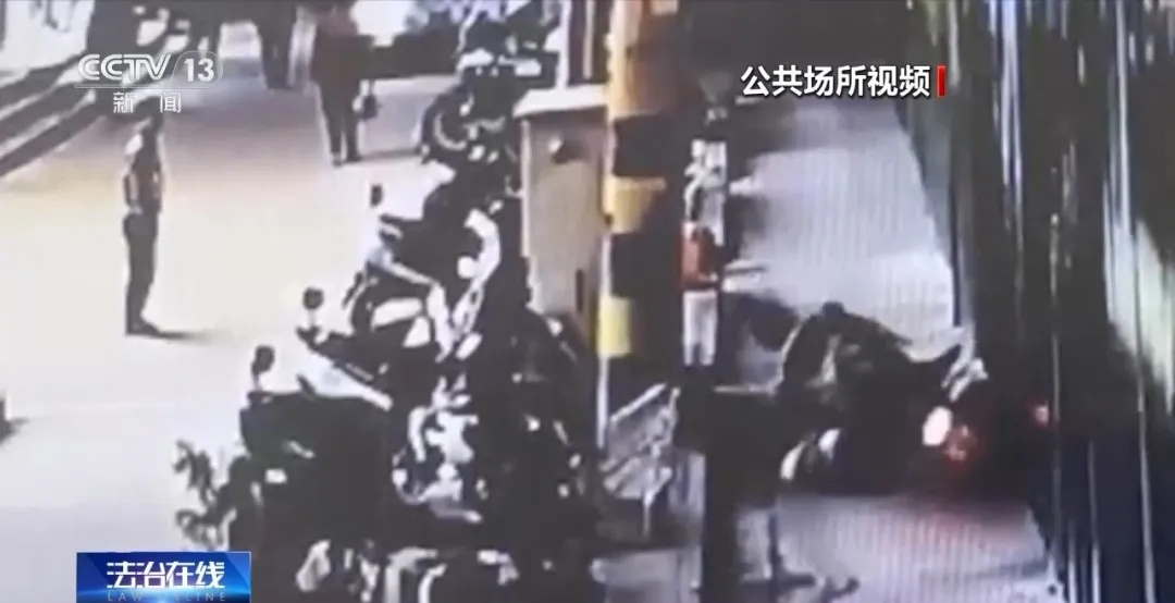 了报警电话, 跟小孩计较, 小哥