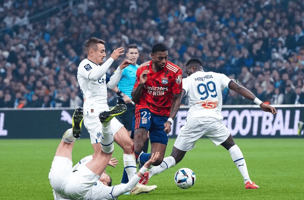 注重边翼卫, 制与边路快, 场均控球率